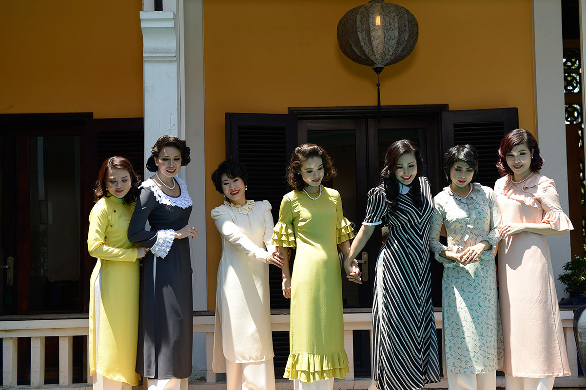 Giới thiệu áo dài Lemur tại Lễ thành lập Viện nghiên cứu Trang phục Việt tại Bảo tàng Thành phố Hồ Chí Minh. (Nguồn: Vietnam+)